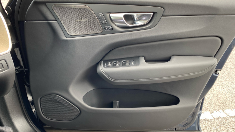 Volvo XC60 2.0 T6 [350] RC PHEV Plus Dark 5dr AWD Geartronic Estate